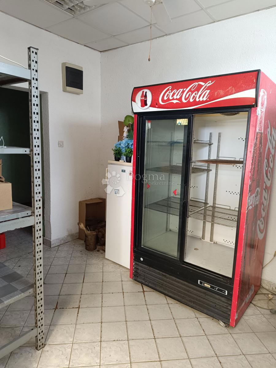 Locale commerciale Darda, 286m2
