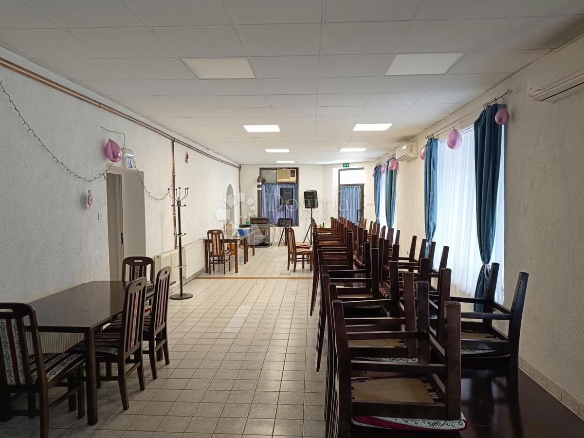 Locale commerciale Darda, 286m2