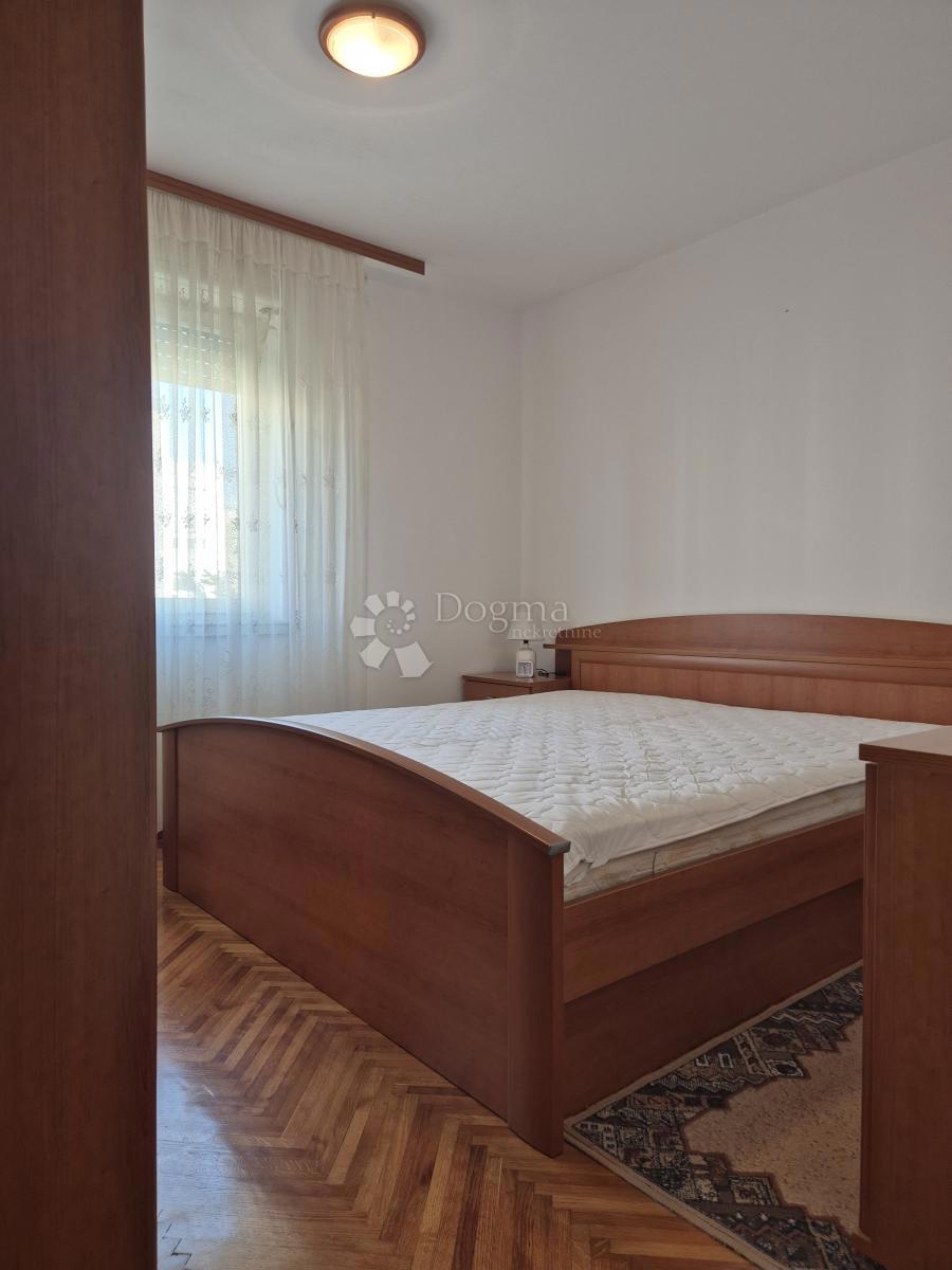 AMPIO APPARTAMENTO CURATO CON TERRAZZA E GIARDINO – VISOKA