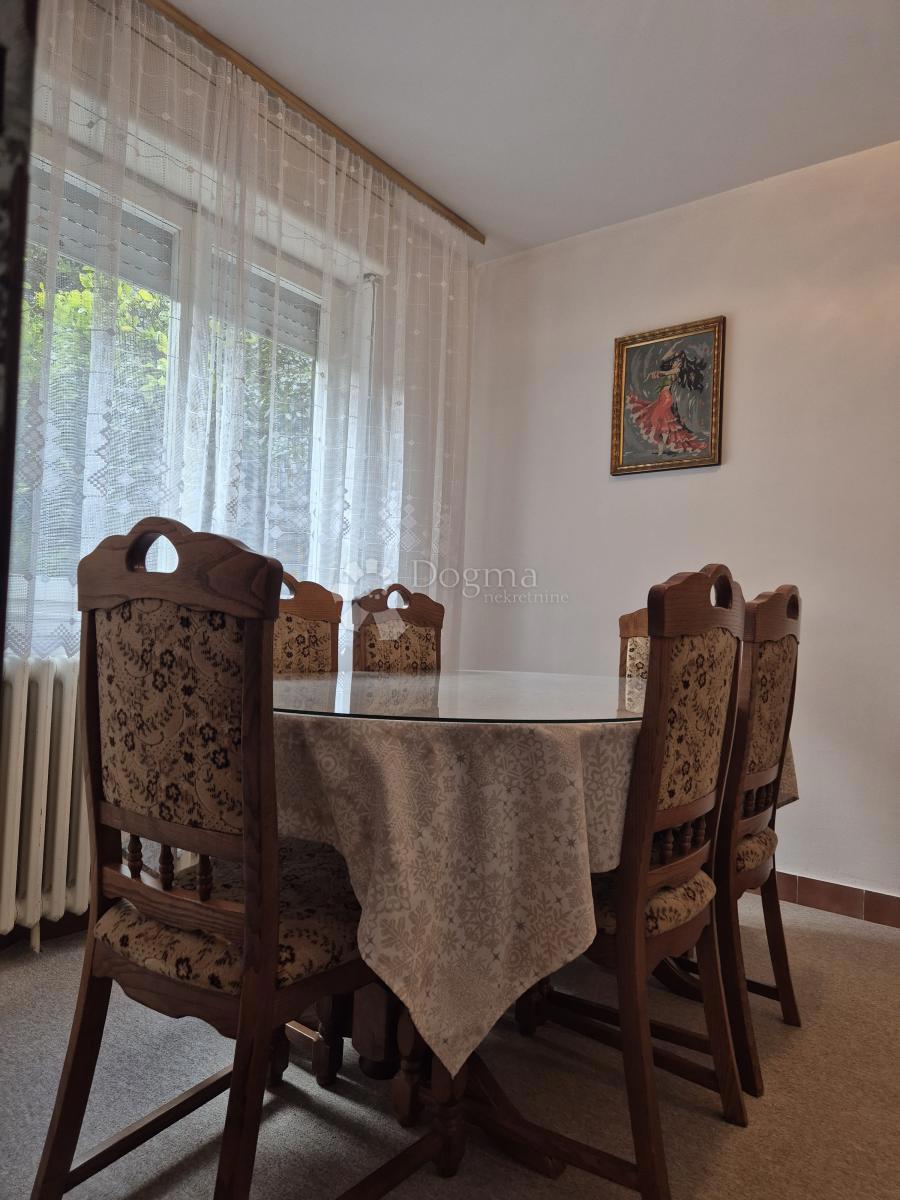 AMPIO APPARTAMENTO CURATO CON TERRAZZA E GIARDINO – VISOKA