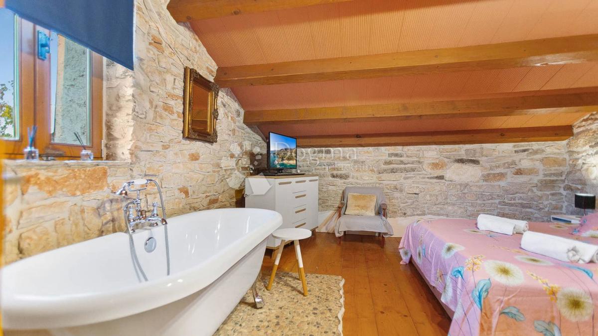 Casa Režanci, Svetvinčenat, 165m2