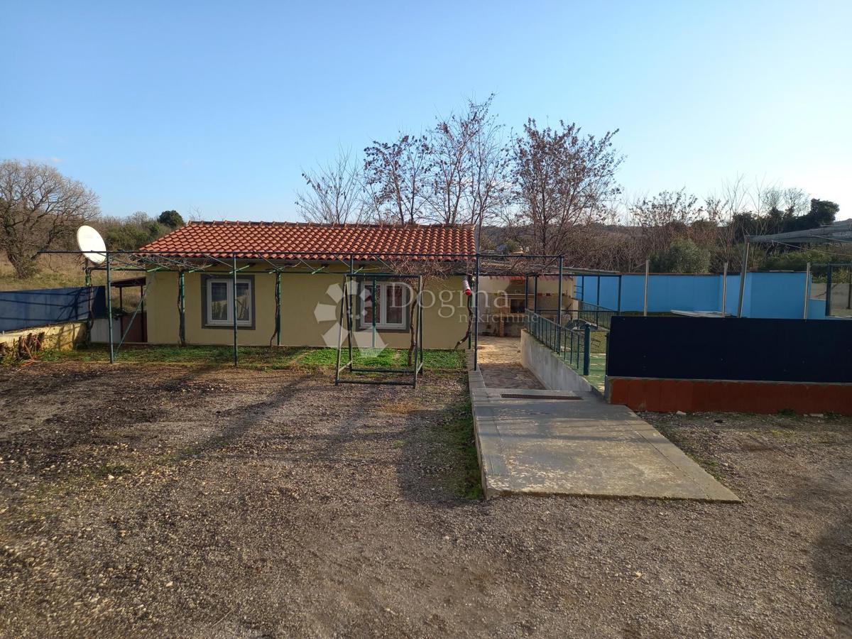 Tenuta istriana di 5000 m² con diversi edifici e un parco