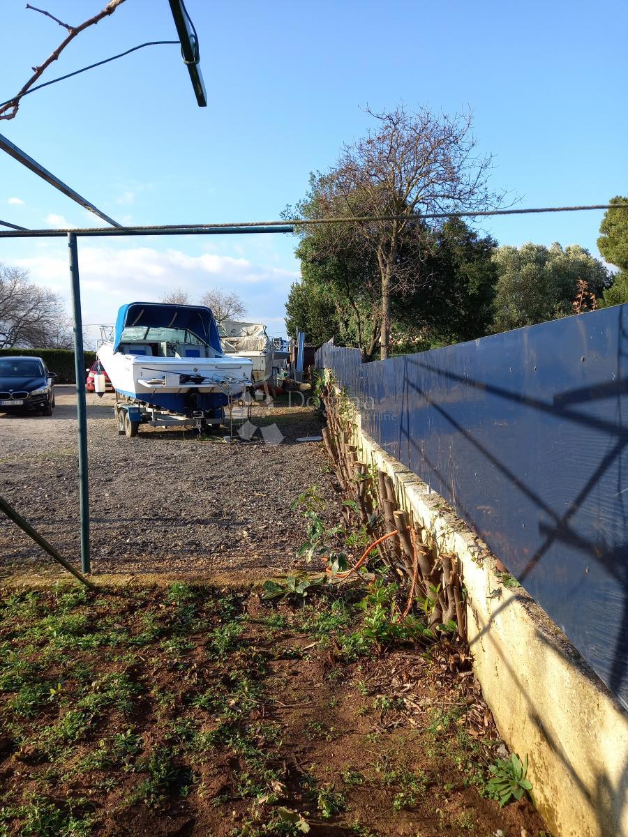 Tenuta istriana di 5000 m² con diversi edifici e un parco