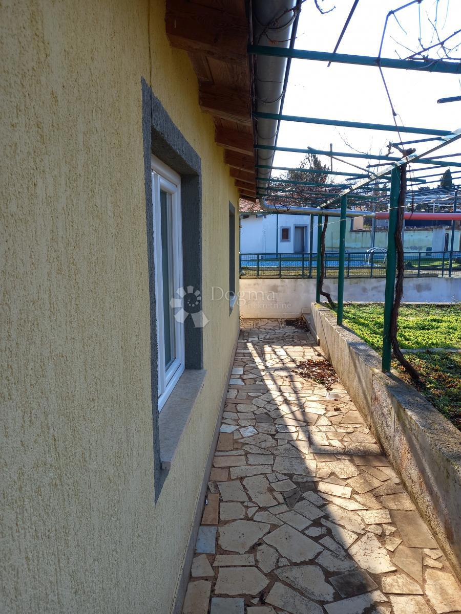 Tenuta istriana di 5000 m² con diversi edifici e un parco