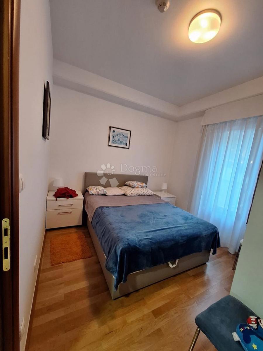 OCCASIONE RARA – Appartamento di Lusso in Complesso Prestigioso sul Mare