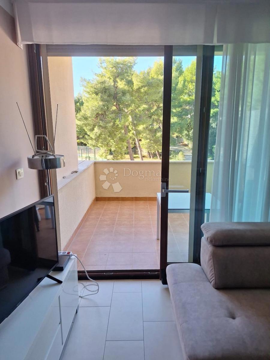 OCCASIONE RARA – Appartamento di Lusso in Complesso Prestigioso sul Mare