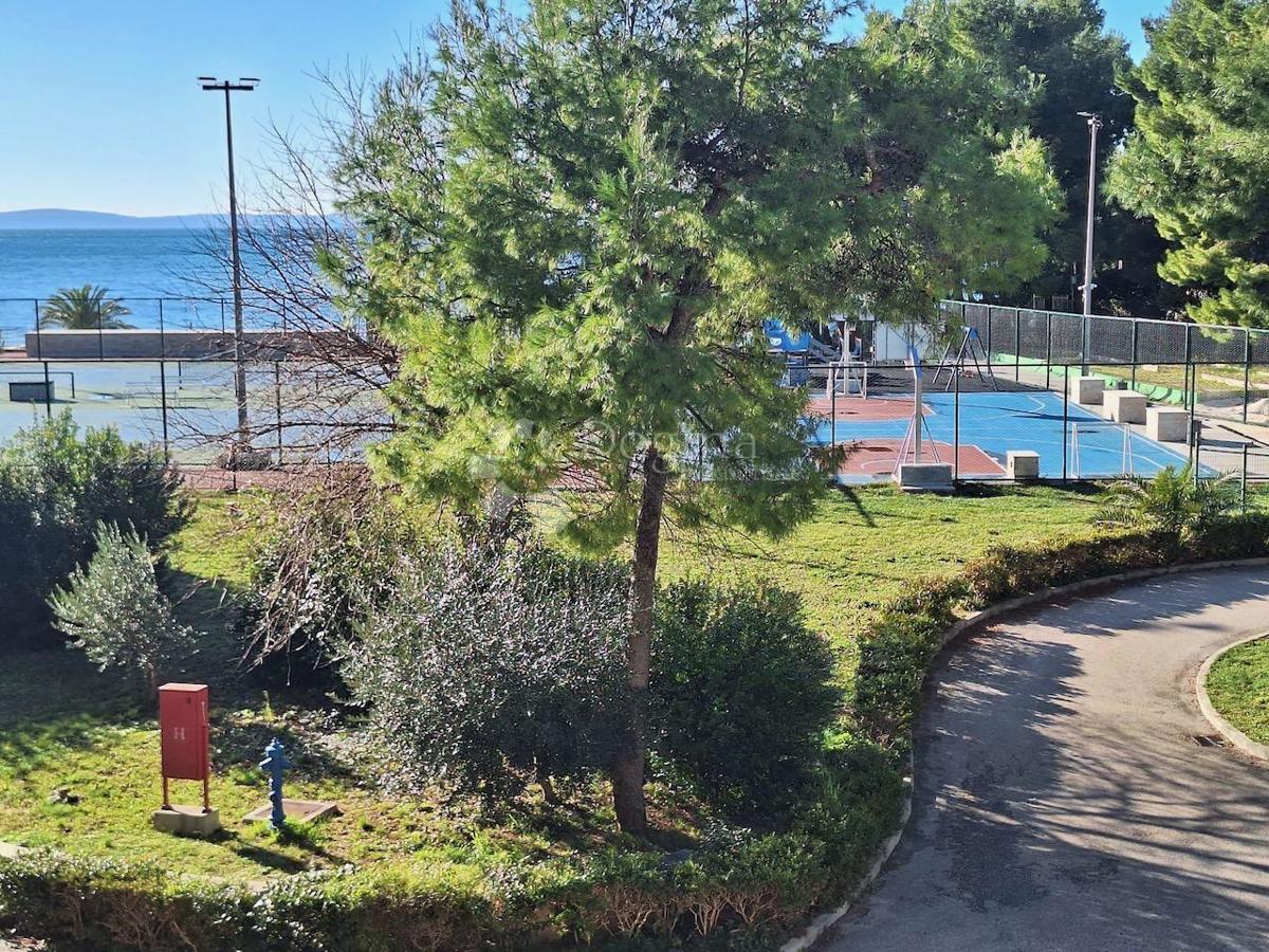 OCCASIONE RARA – Appartamento di Lusso in Complesso Prestigioso sul Mare