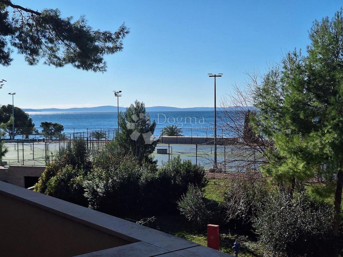 OCCASIONE RARA – Appartamento di Lusso in Complesso Prestigioso sul Mare