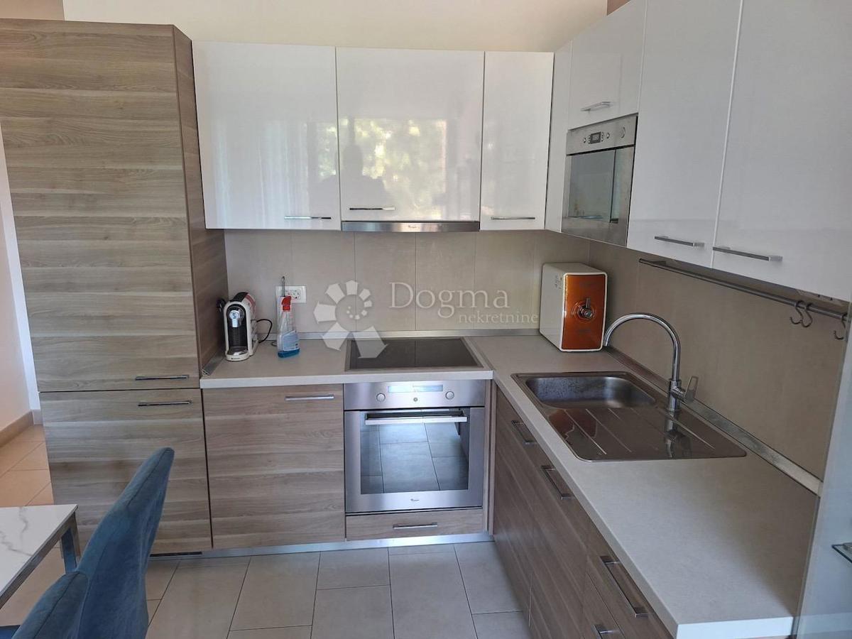 OCCASIONE RARA – Appartamento di Lusso in Complesso Prestigioso sul Mare