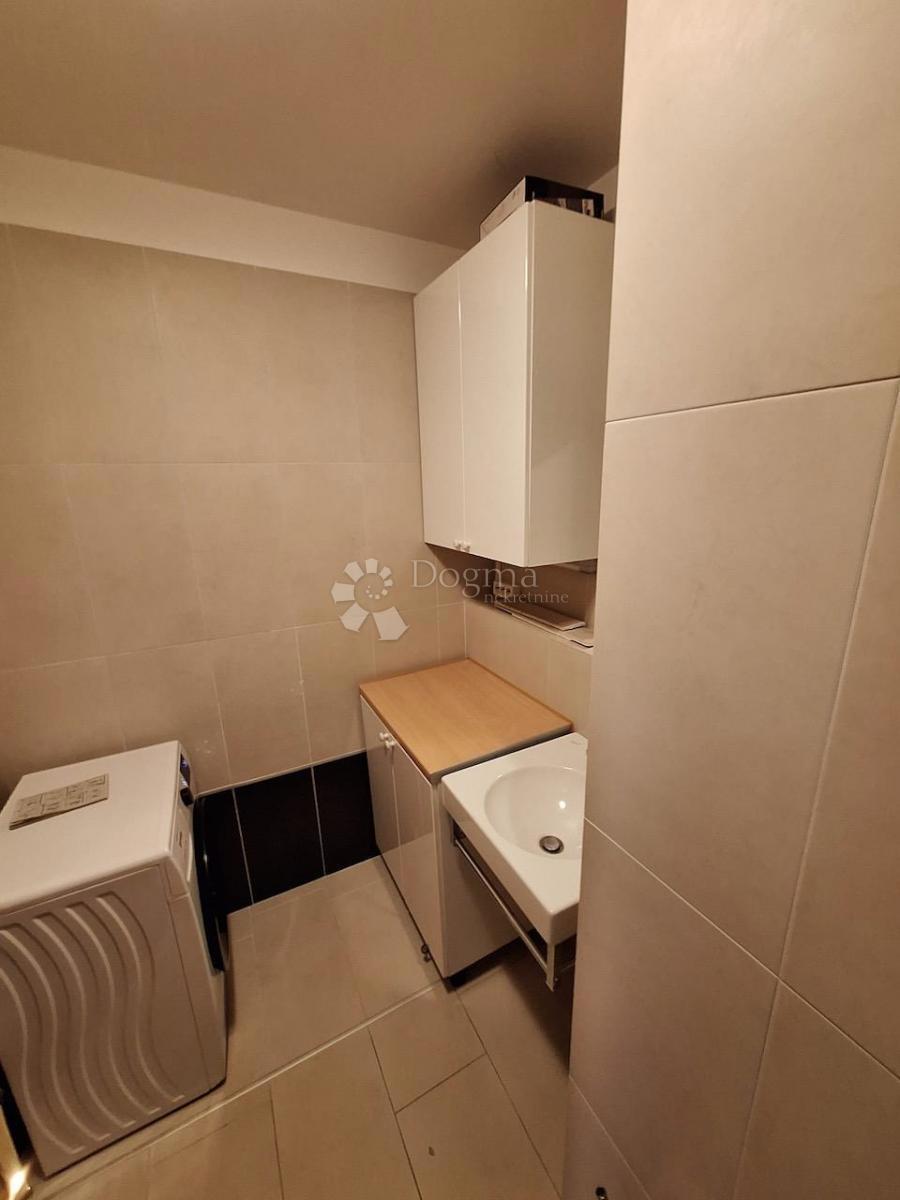 OCCASIONE RARA – Appartamento di Lusso in Complesso Prestigioso sul Mare