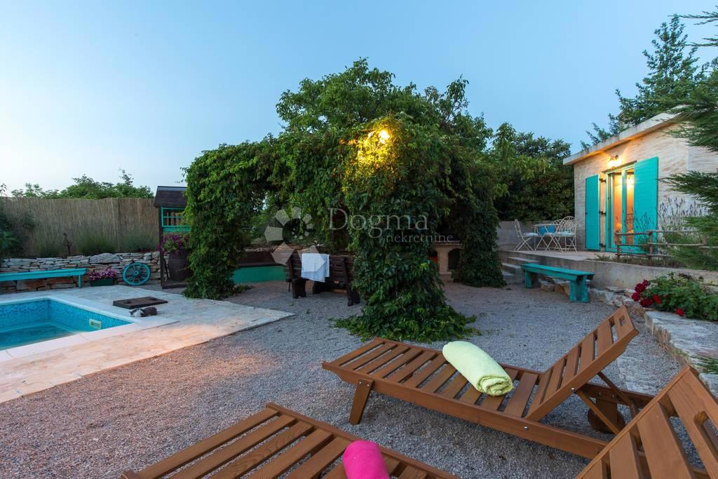 Casa Rasopasno, Dobrinj, 168m2