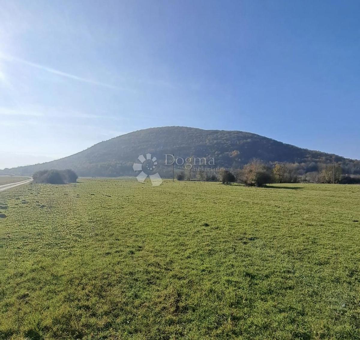 Terreno edificabile Gornja Ploča, Lovinac, 10.000m2