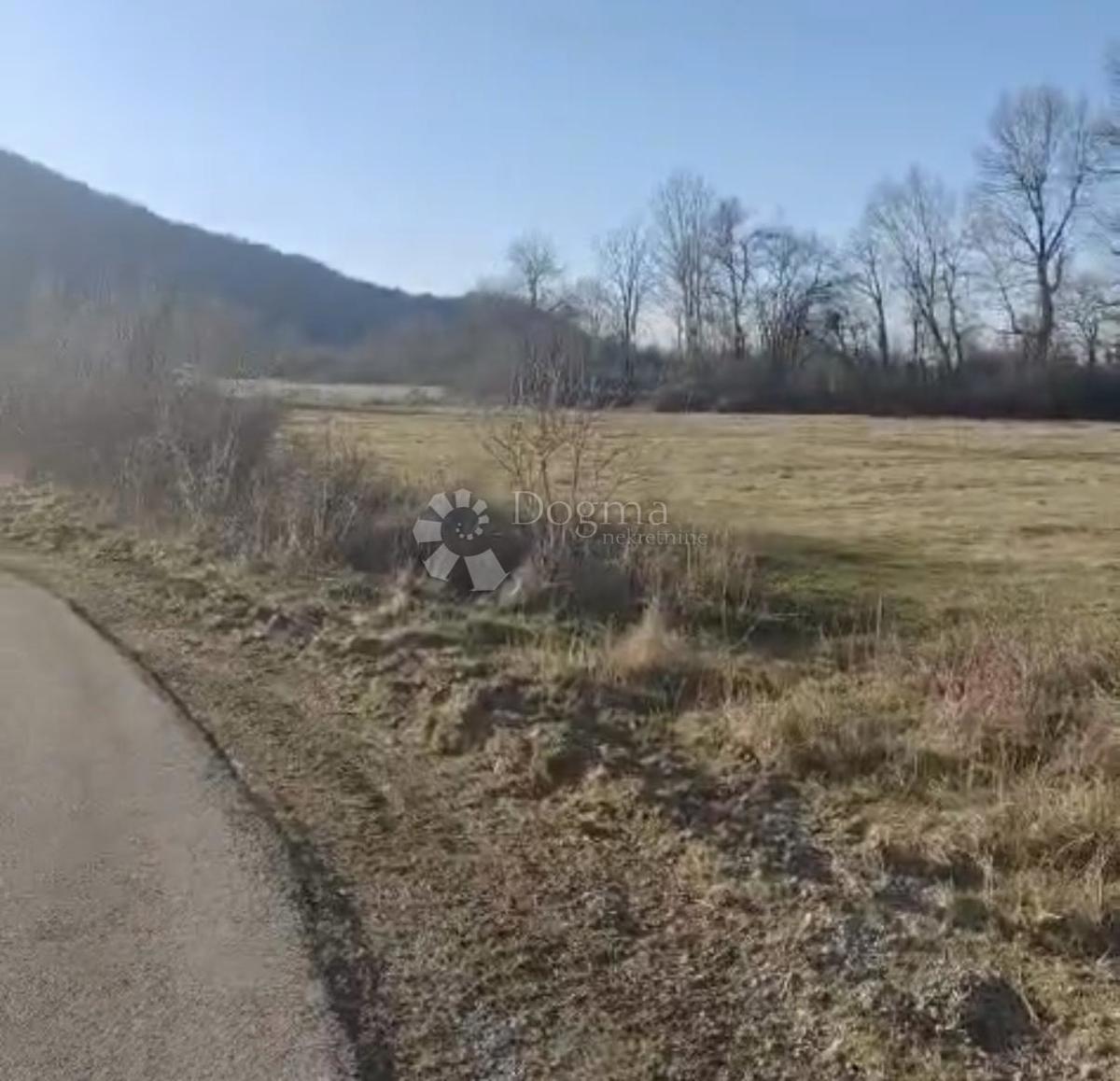 Terreno edificabile Gornja Ploča, Lovinac, 10.000m2