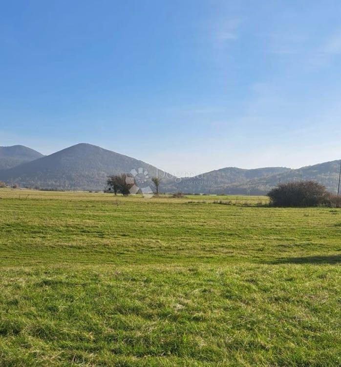 Terreno edificabile Gornja Ploča, Lovinac, 10.000m2