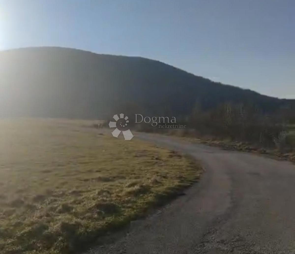 Terreno edificabile Gornja Ploča, Lovinac, 10.000m2