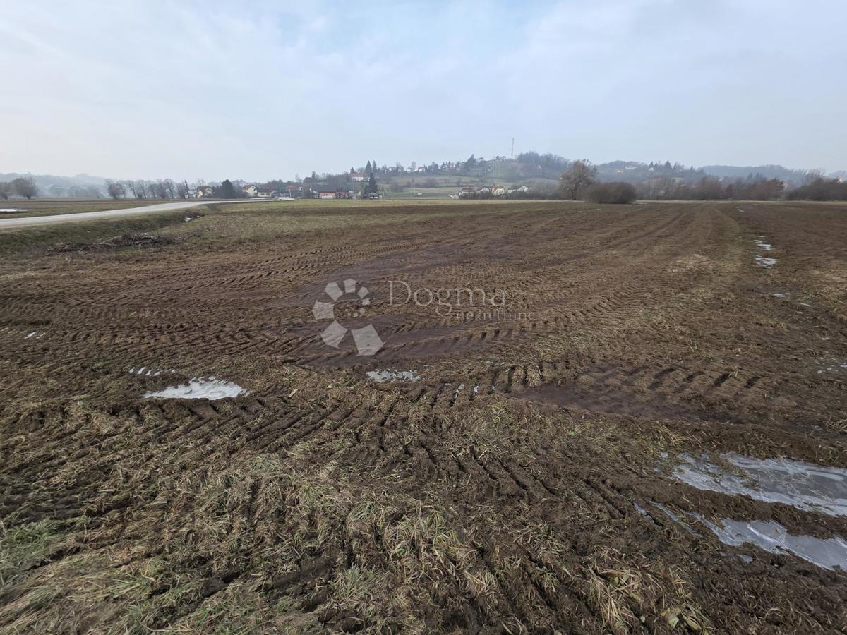 Terreno edificabile Luka, 3.140m2