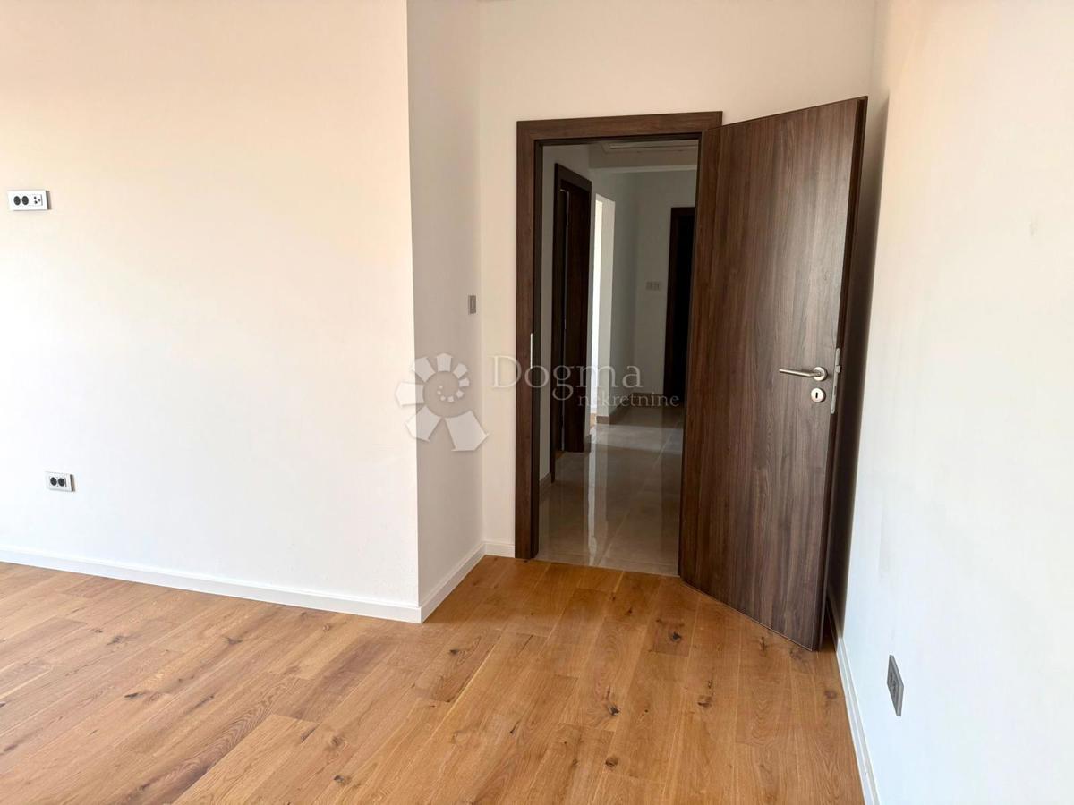 Allogio Branimirova Obala, Zadar, 60m2