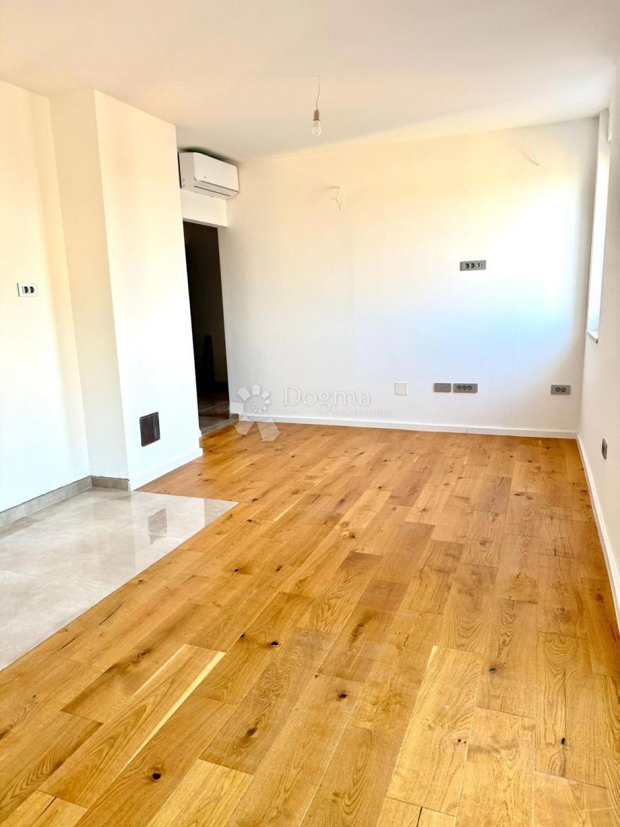 Allogio Branimirova Obala, Zadar, 60m2