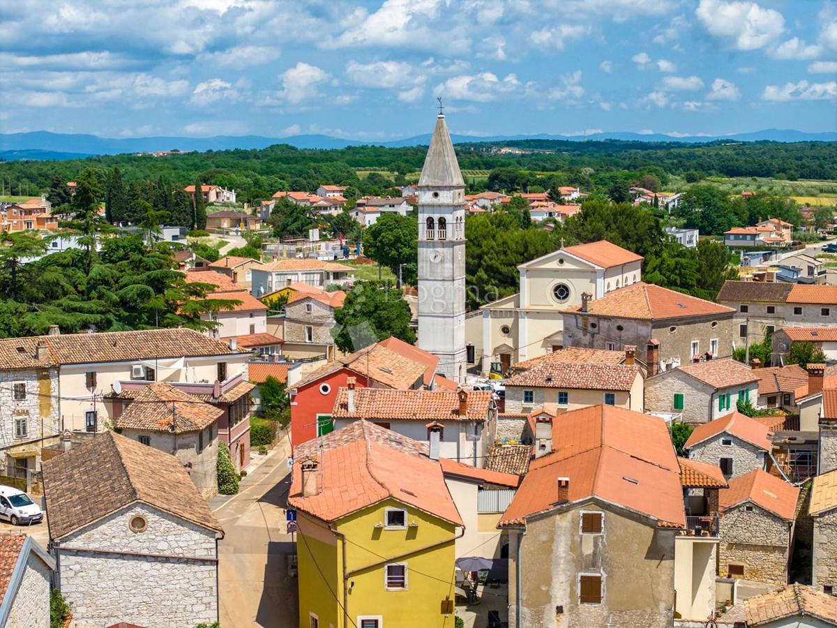 Terreno edificabile Kaštelir, Kaštelir-Labinci, 599m2