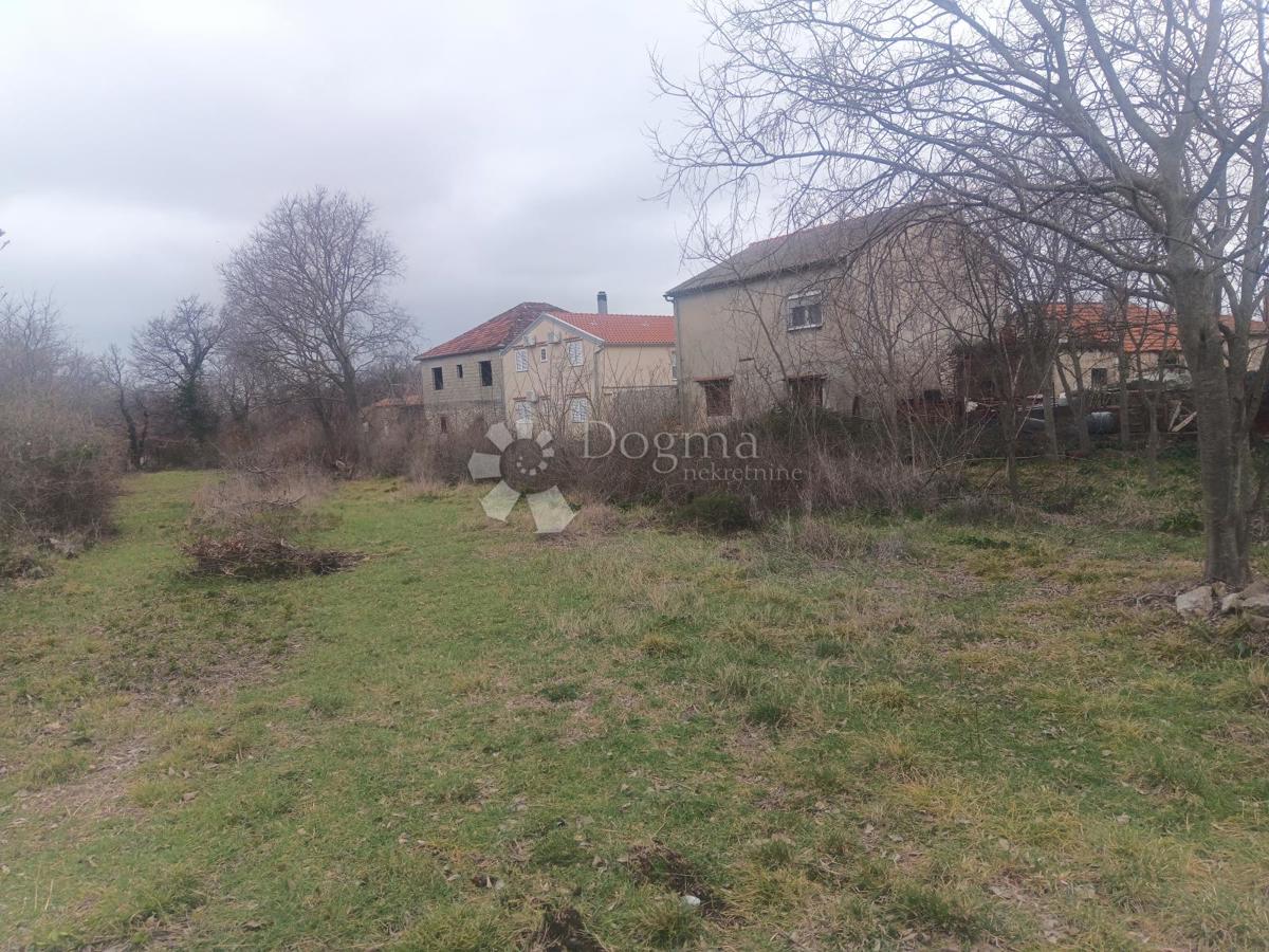 Terreno edificabile Zemunik Donji, 2.432m2