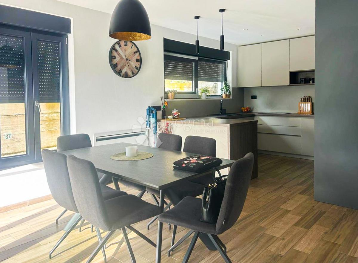 Casa Orehovica, Rijeka, 180m2