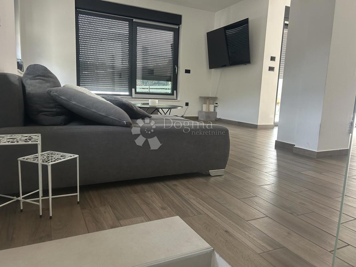 Casa Orehovica, Rijeka, 180m2