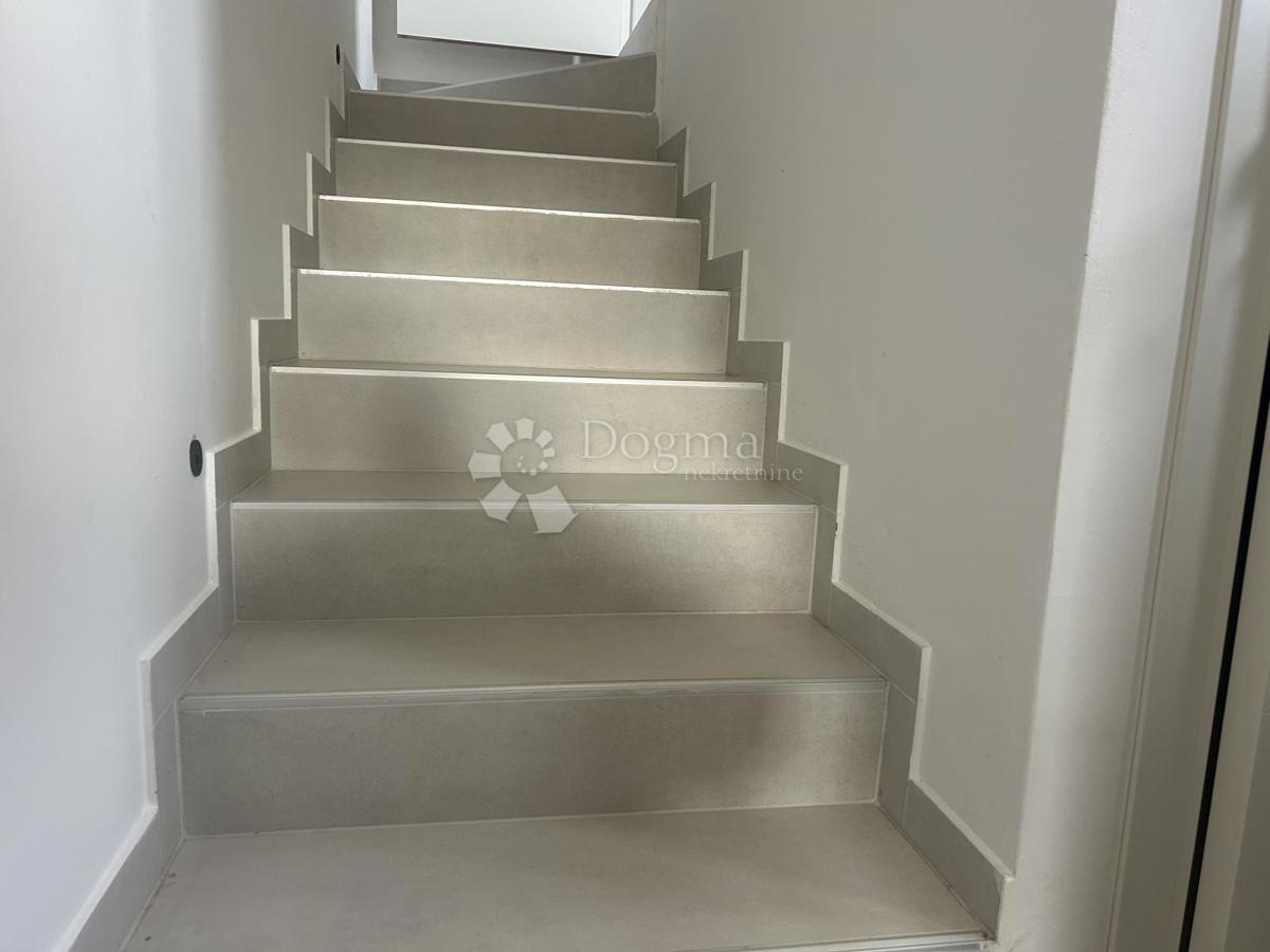 Casa Orehovica, Rijeka, 180m2