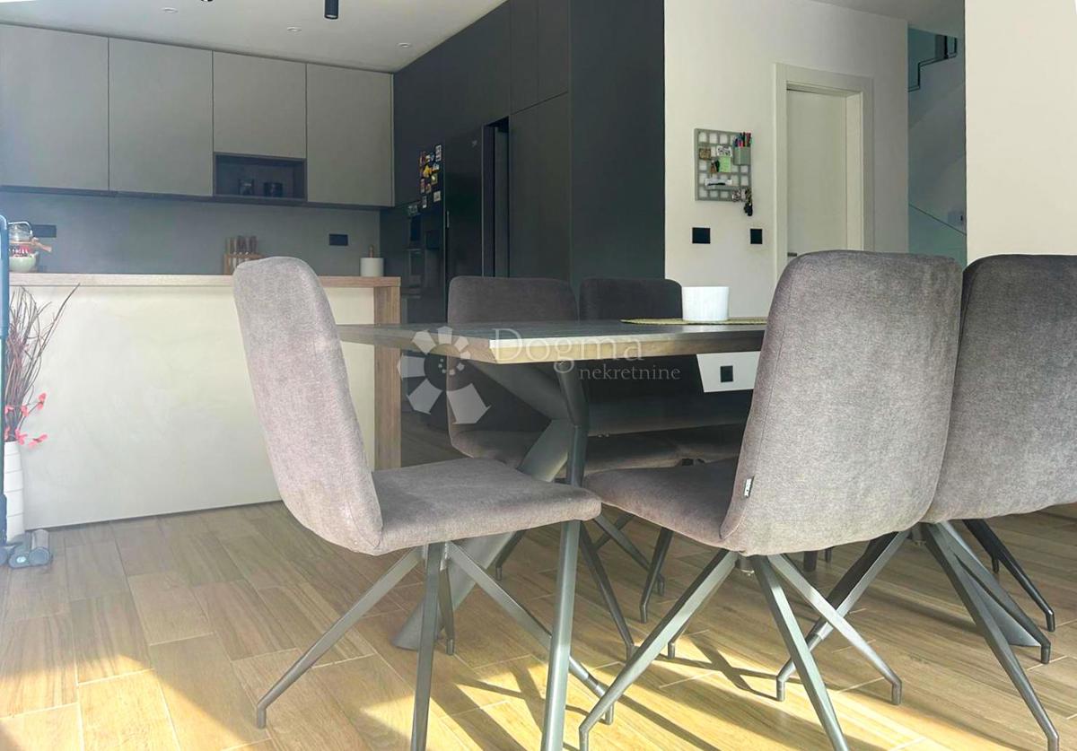 Casa Orehovica, Rijeka, 180m2