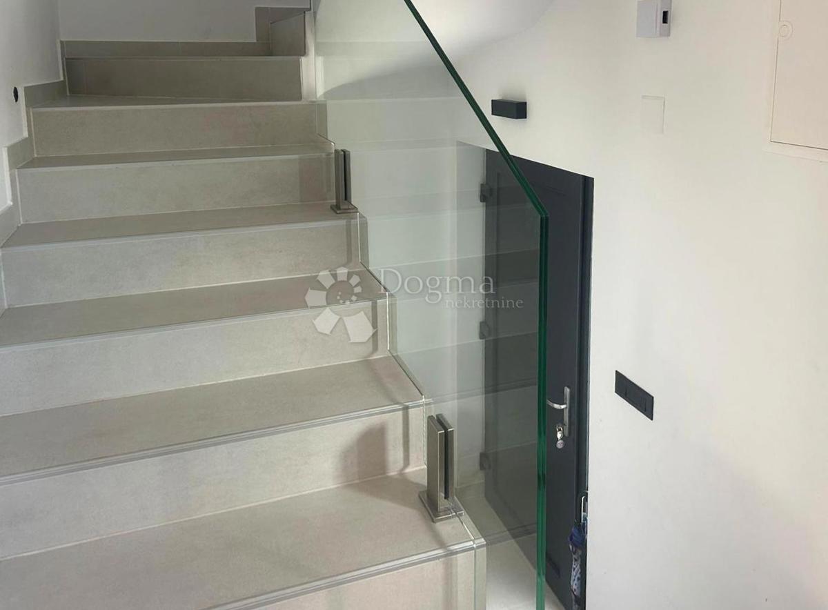 Casa Orehovica, Rijeka, 180m2