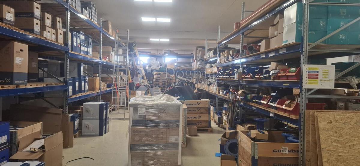 Locale commerciale Stinice, Split, 428,90m2