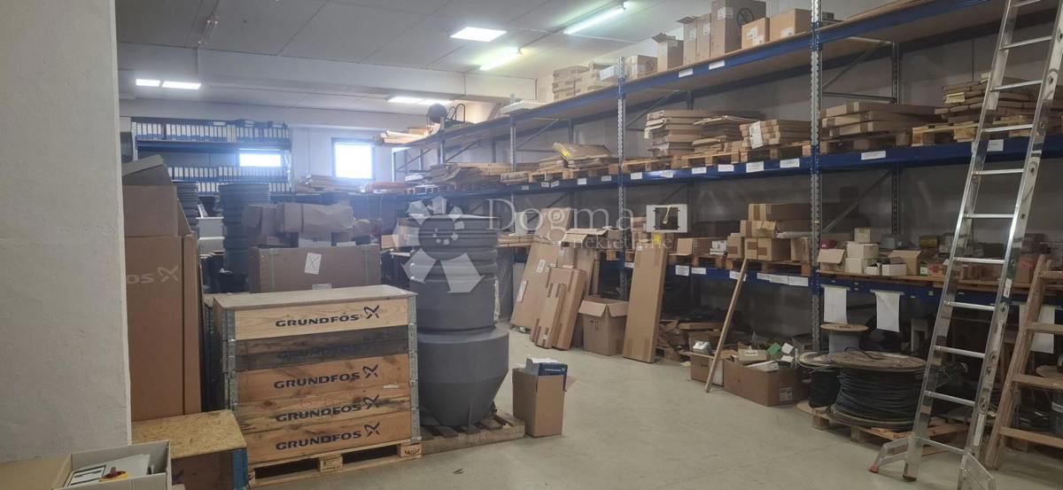 Locale commerciale Stinice, Split, 428,90m2