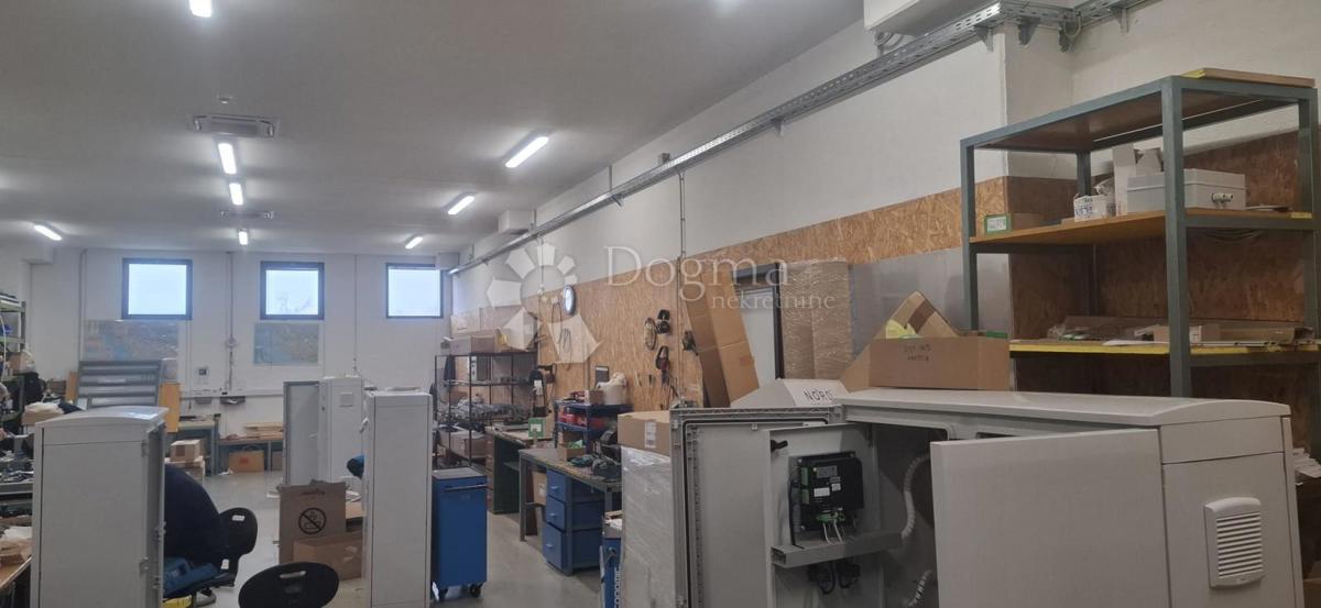 Locale commerciale Stinice, Split, 428,90m2