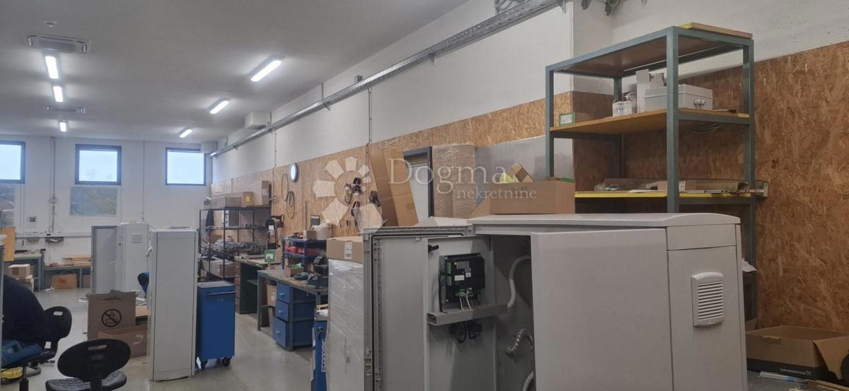 Locale commerciale Stinice, Split, 428,90m2
