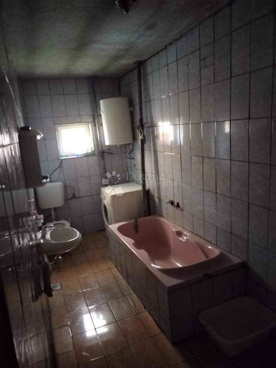 Casa Donje Mekušje, Karlovac - Okolica, 1.233m2