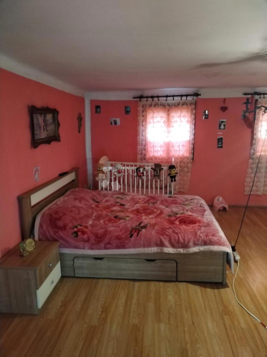 Casa Donje Mekušje, Karlovac - Okolica, 1.233m2