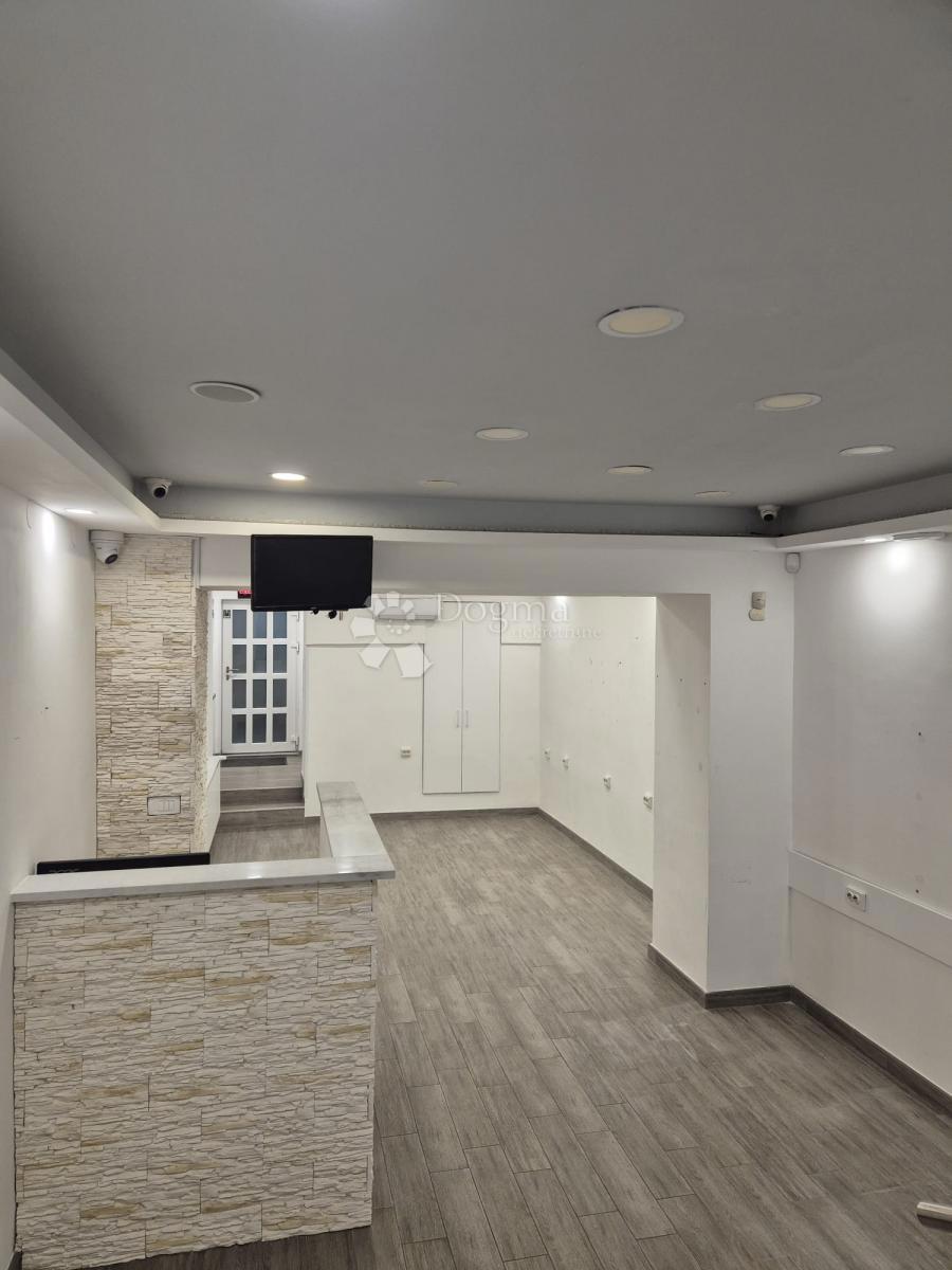 Locale commerciale Gornji grad / Centar, Osijek, 67m2