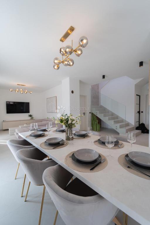 Casa Turanj, Sveti Filip I Jakov, 166,60m2