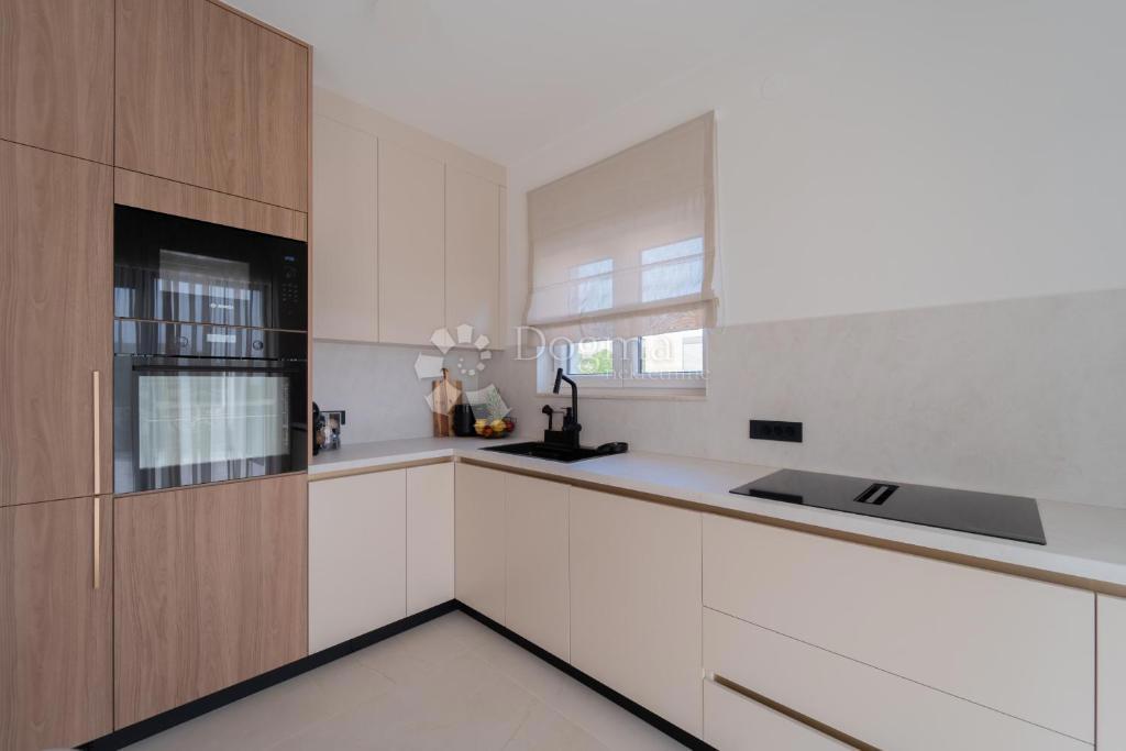 Casa Turanj, Sveti Filip I Jakov, 166,60m2