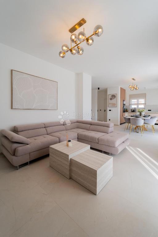 Casa Turanj, Sveti Filip I Jakov, 166,60m2