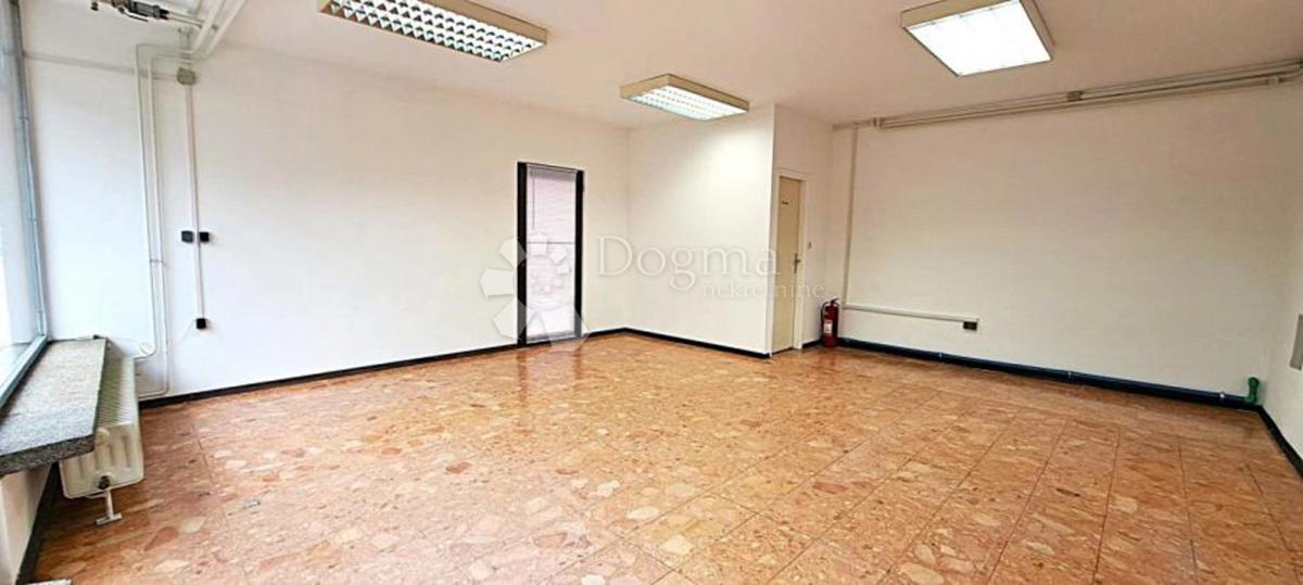 Locale commerciale Centar, Jastrebarsko, 37,50m2