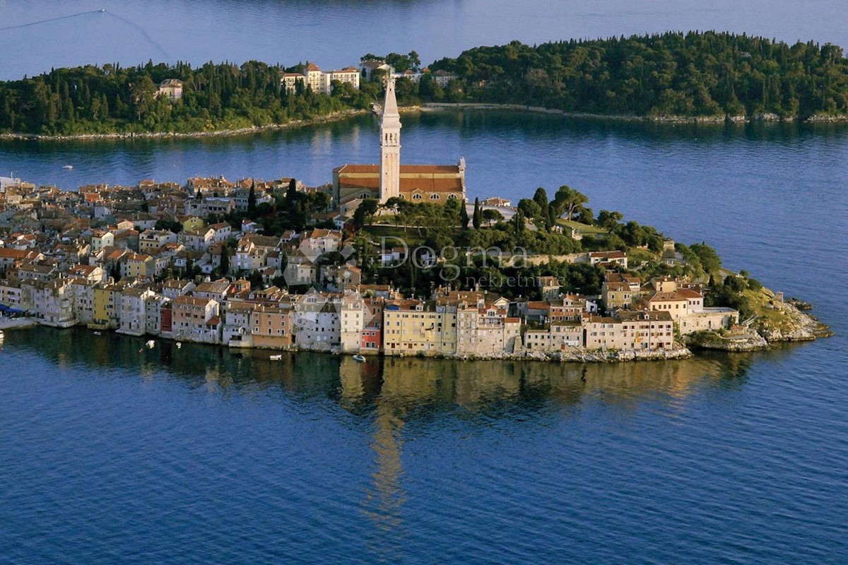 Locale commerciale Rovinj, 392m2