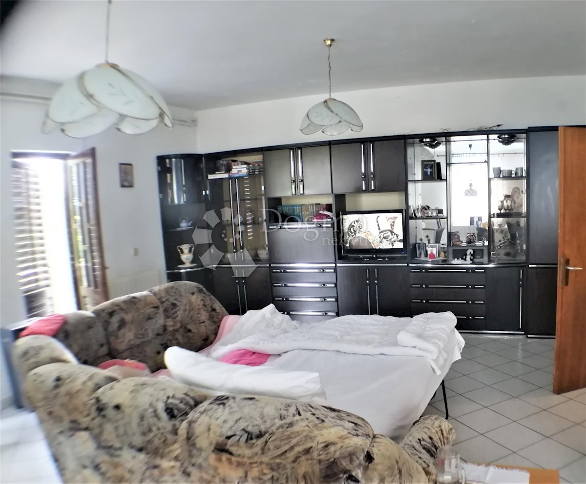 Casa Malinska, Malinska-Dubašnica, 860m2