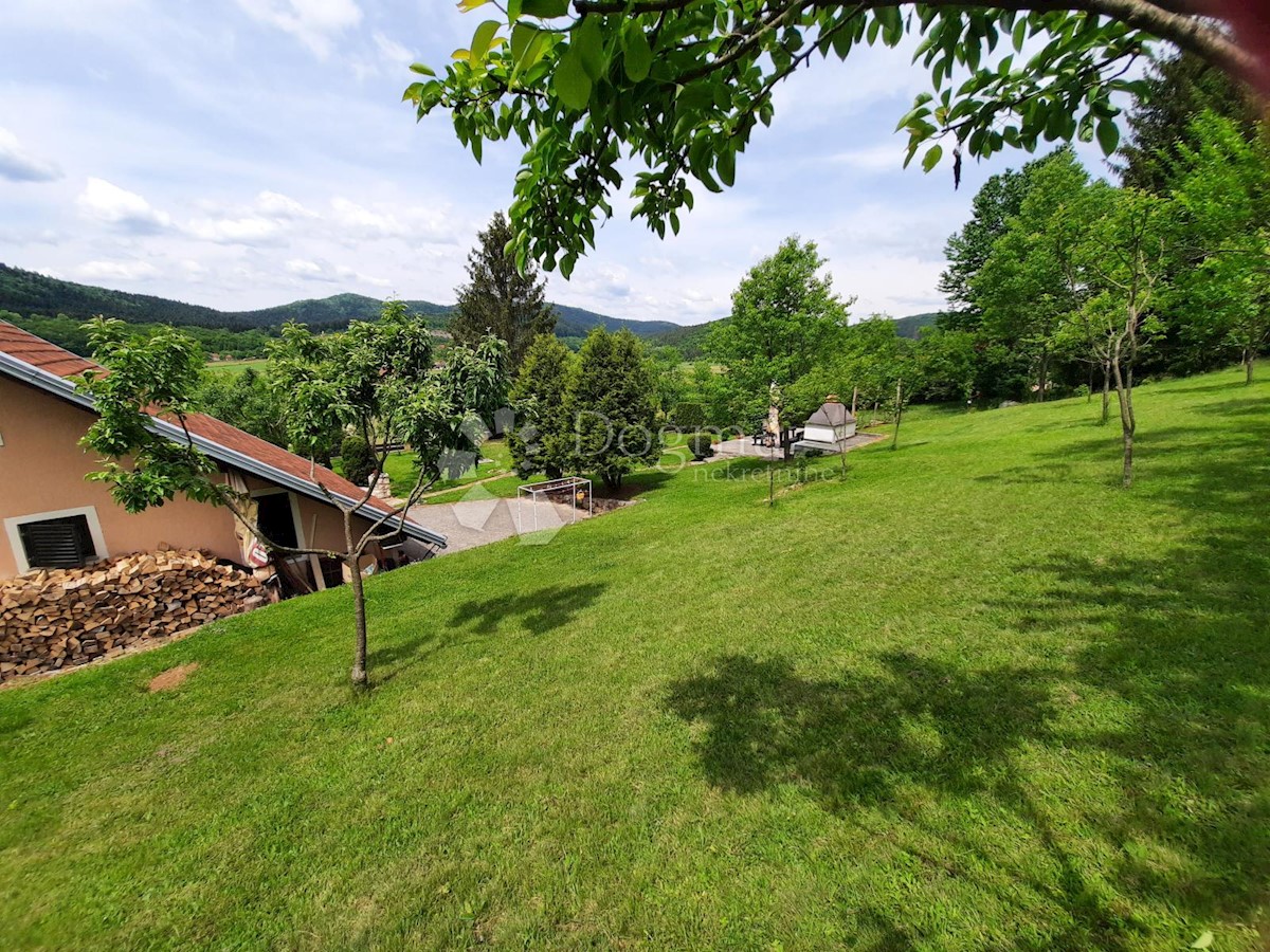 Casa Prozor, Otočac, 396m2