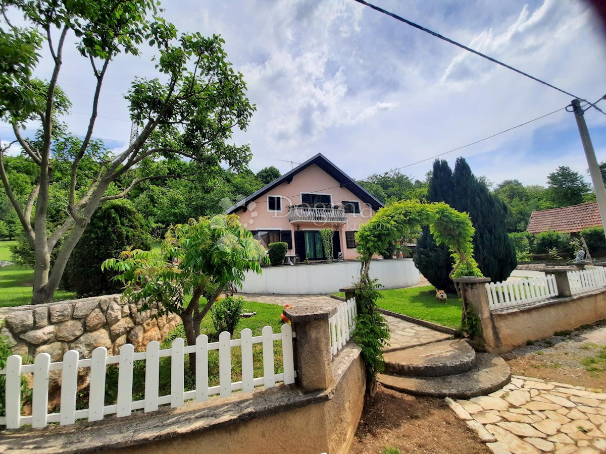 Casa Prozor, Otočac, 396m2