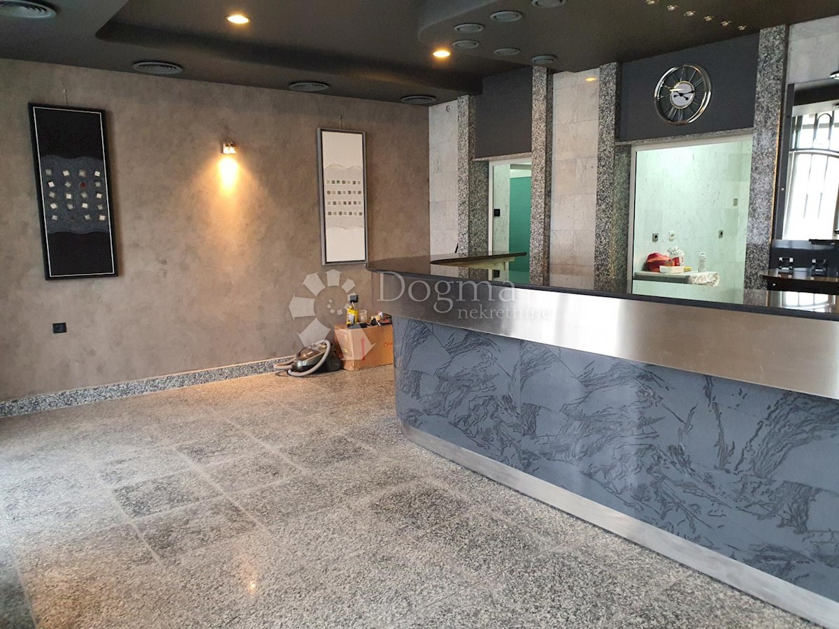 Locale commerciale Škurinje, Rijeka, 54m2