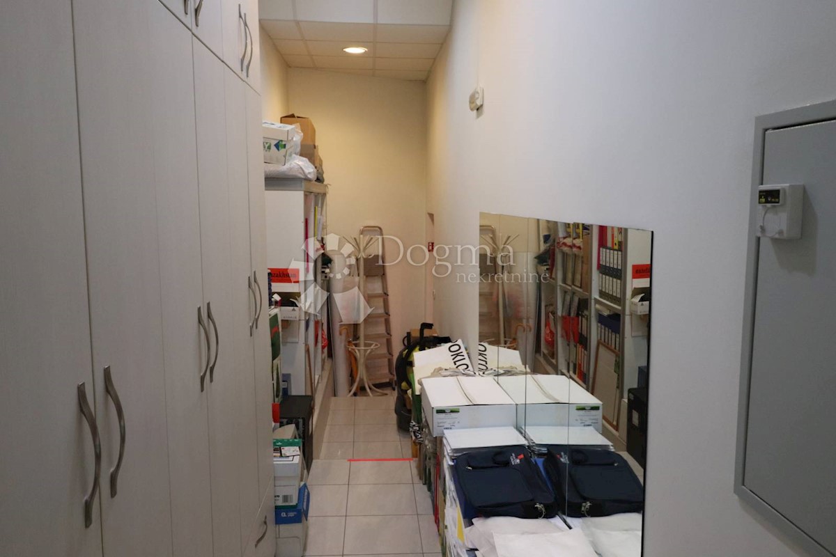 Locale commerciale Sušak, Rijeka, 60m2