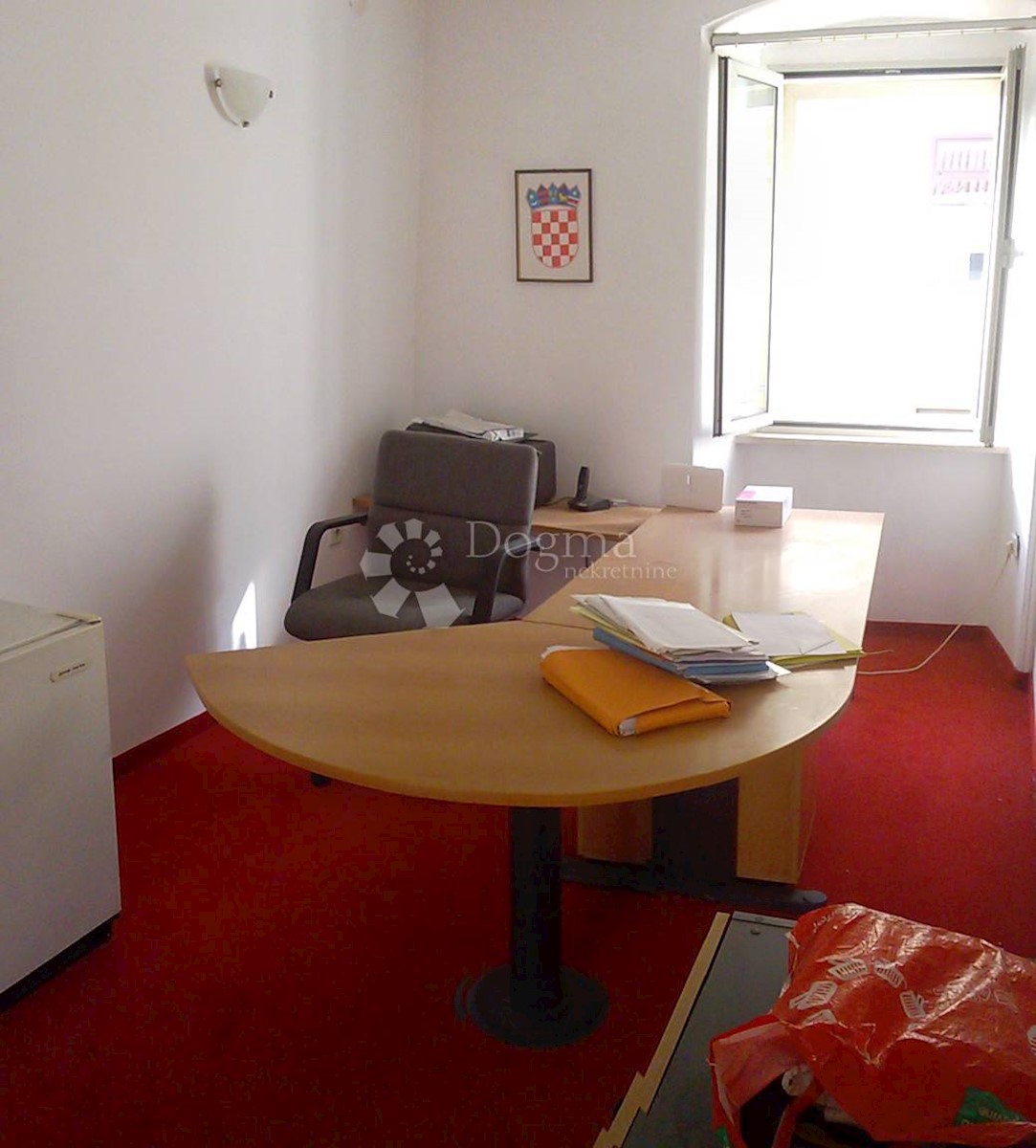 Locale commerciale Centar, Rijeka, 118,57m2