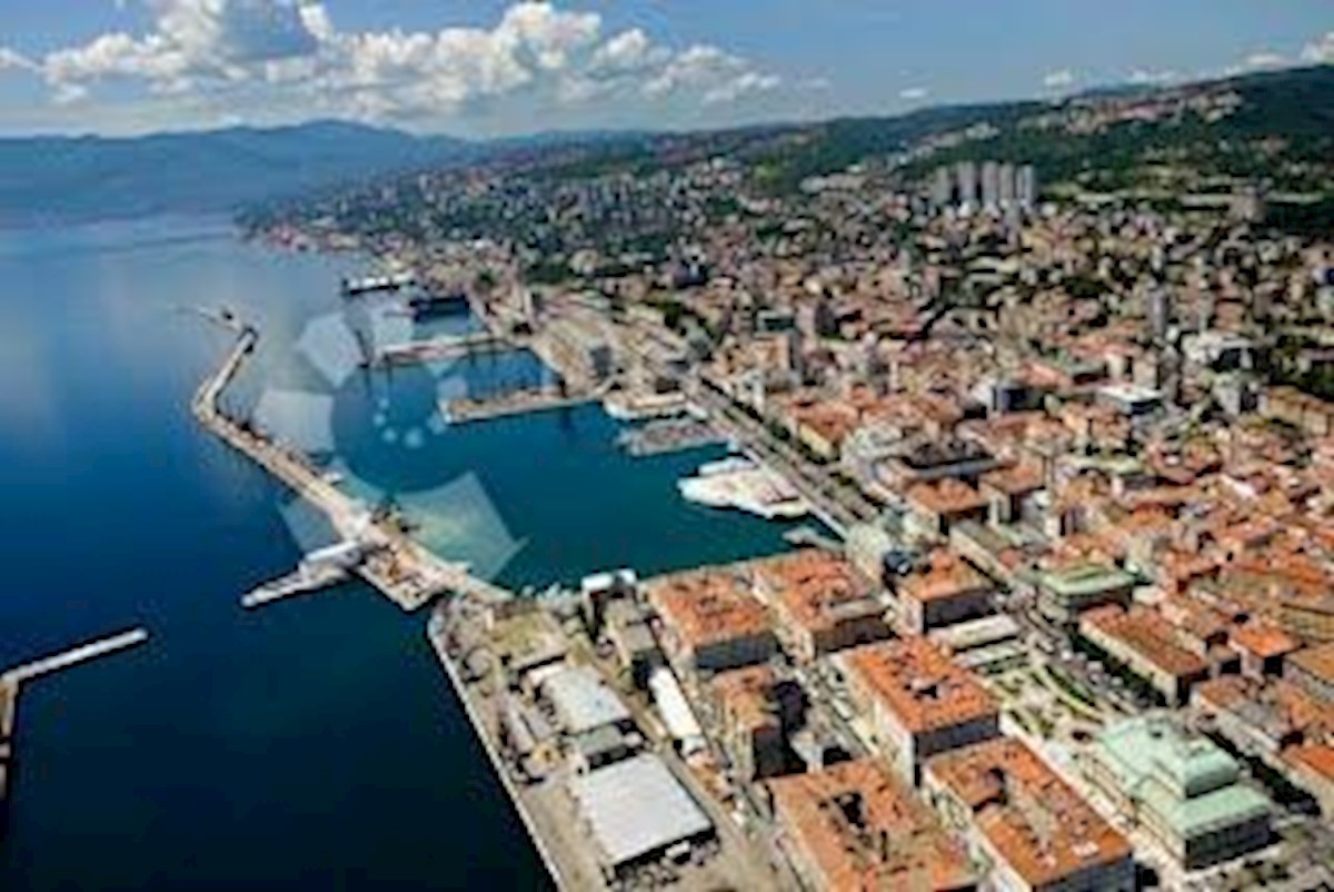 Locale commerciale Centar, Rijeka, 211m2