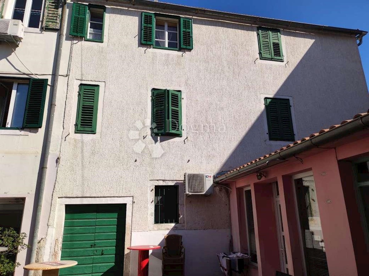 Casa Varoš, Šibenik, 200m2