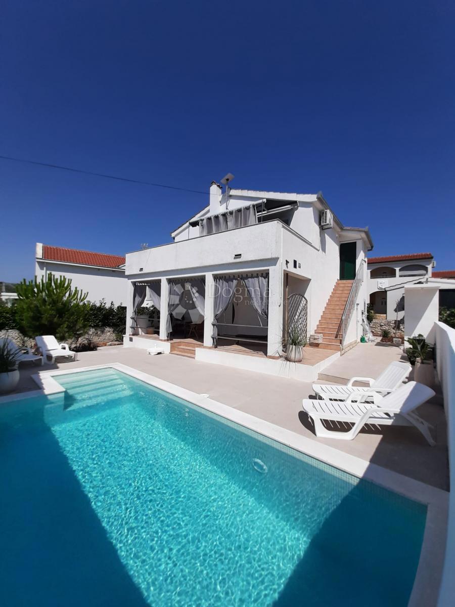 Casa Kanica, Rogoznica, 150m2
